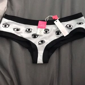Black and white eye bottoms from lolli